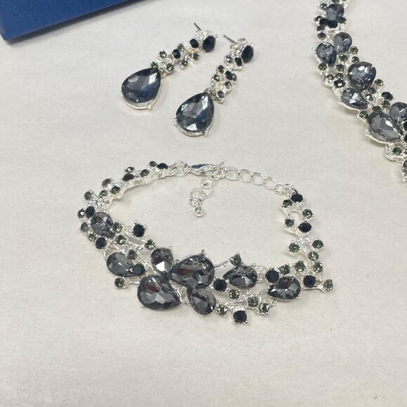 BriLove Wedding Jewelry Set Grey Crystal‎ Teardrop Silver-Tone Earrings Bracelet - Picture 2 of 12